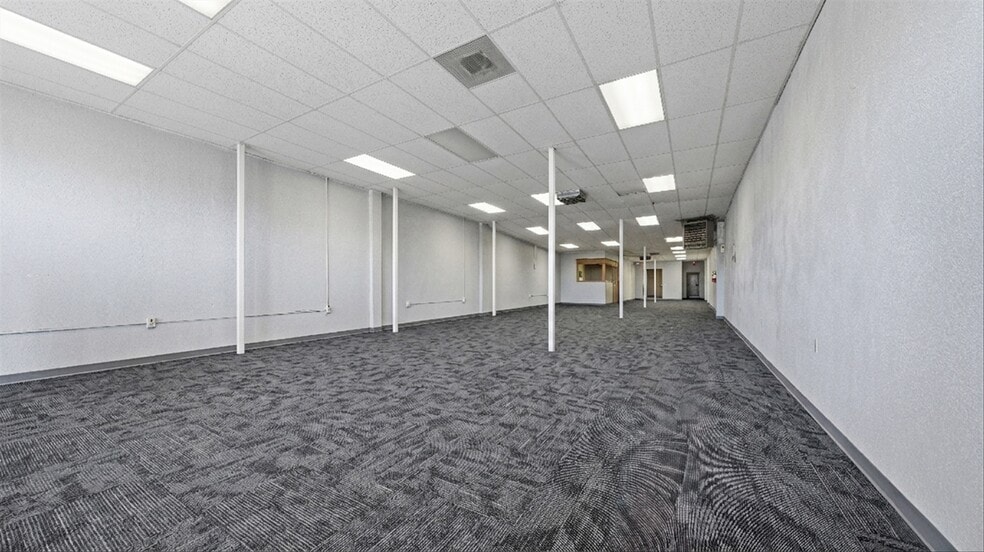 More Photos Of 121 Naches ave, Selah Storefront For Sale