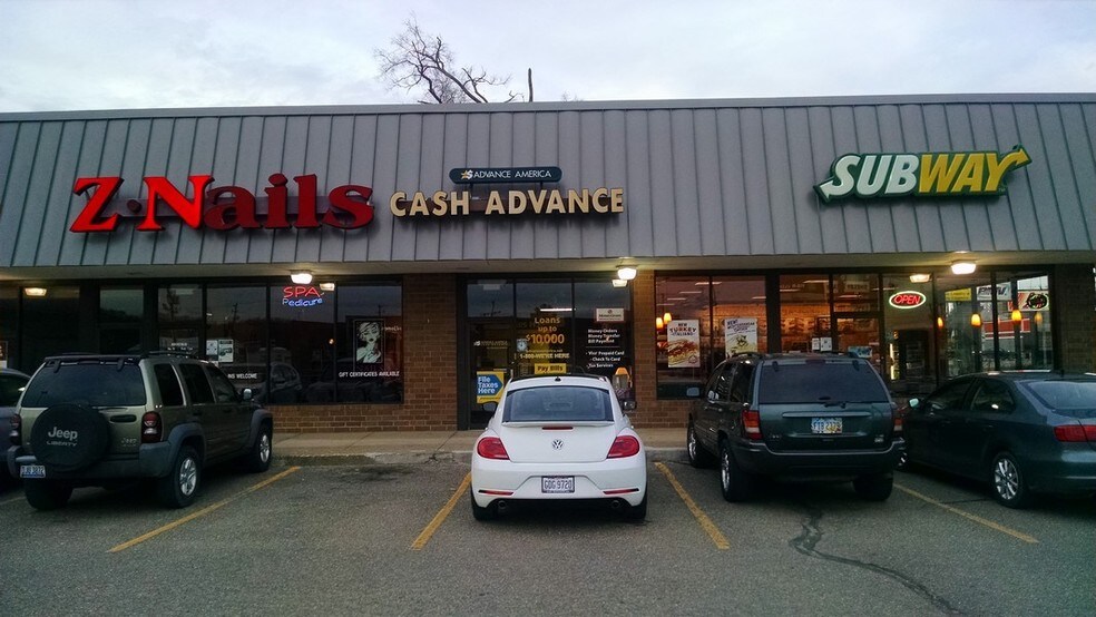 More Photos Of 300-499 Downtowner Plz, Coshocton General Retail For Sale