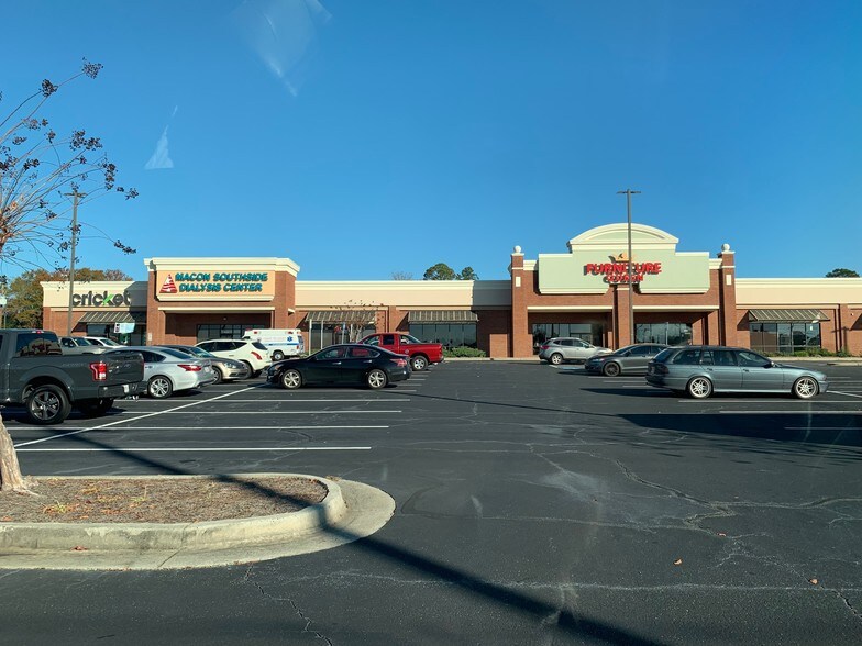 More Photos Of 2121 Eisenhower Pky, Macon-Bibb Unknown For Lease