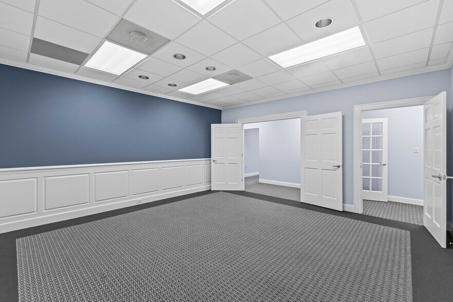 More Photos Of 741 Kenilworth Ave, Charlotte Office For Sale