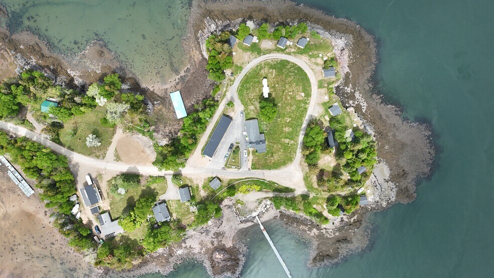 More Photos Of 24 Harris Point Rd, Eastport Hotel For Sale