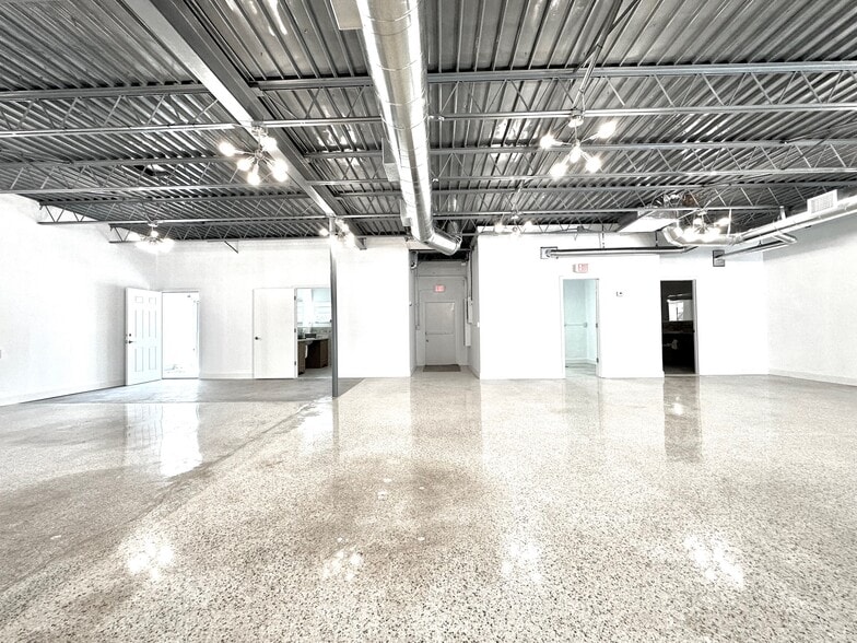 More Photos Of 1506 54th Ave N, Saint Petersburg Storefront Retail Office For Lease