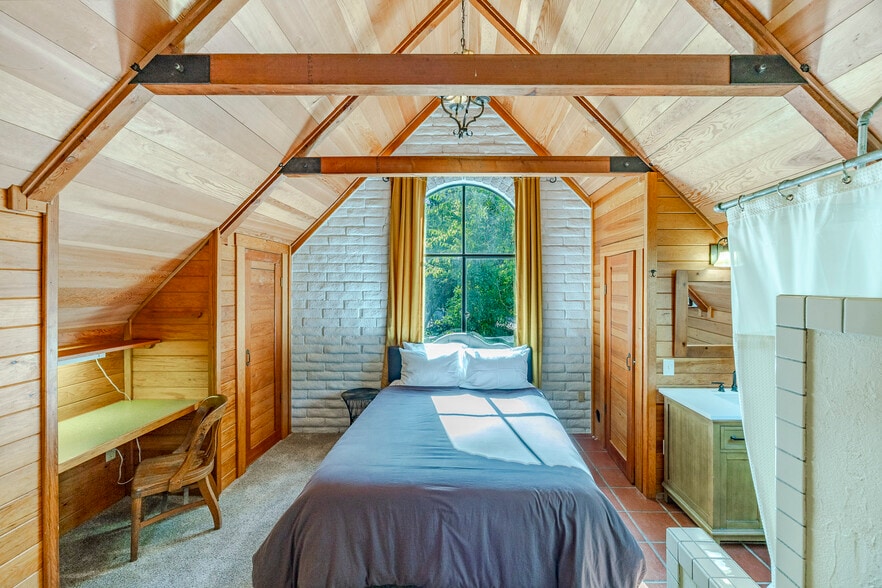 More Photos Of 1820 E 28th Ave, Eugene Multifamily For Sale