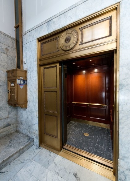 More Photos Of 225 E Colorado Blvd, Pasadena Office For Lease