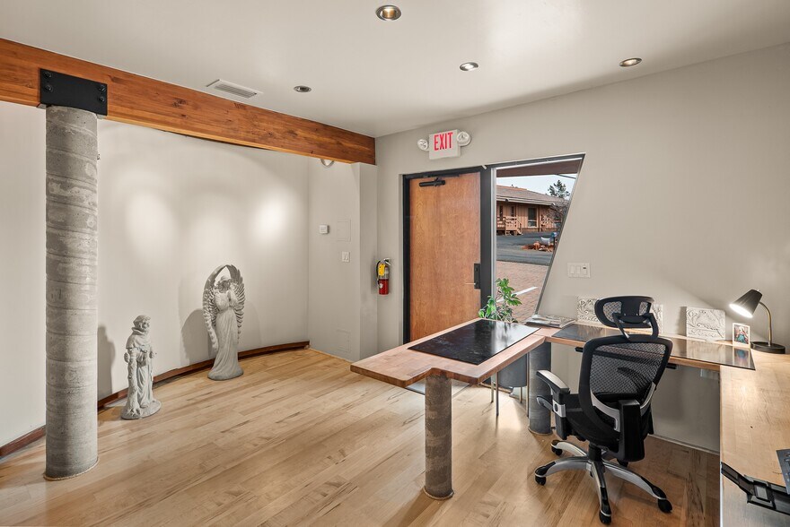 More Photos Of 45 Birch Blvd, Sedona Medical For Lease