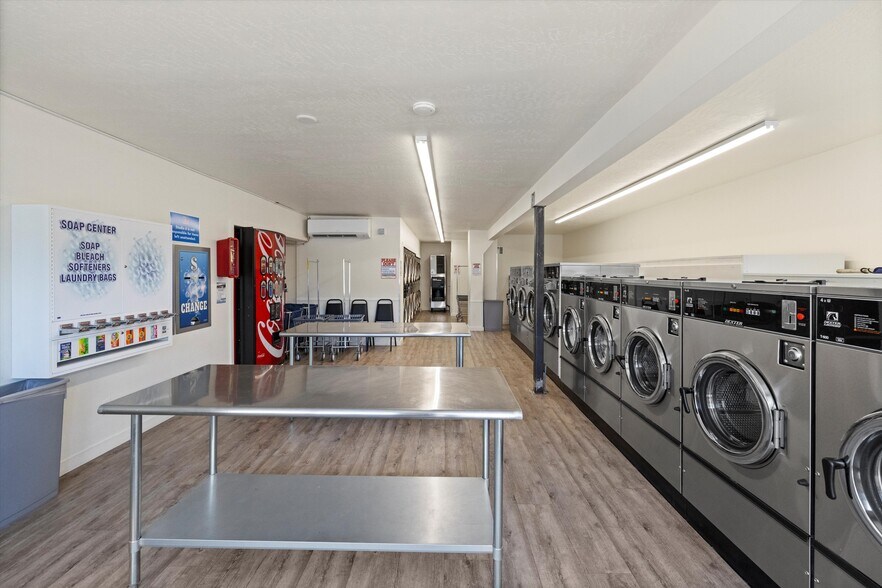 More Photos Of 720 W Lewis St, Pasco Hotel For Sale