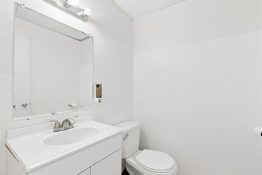 More Photos Of 704 Washington St, Hoboken Storefront Retail Residential For Sale