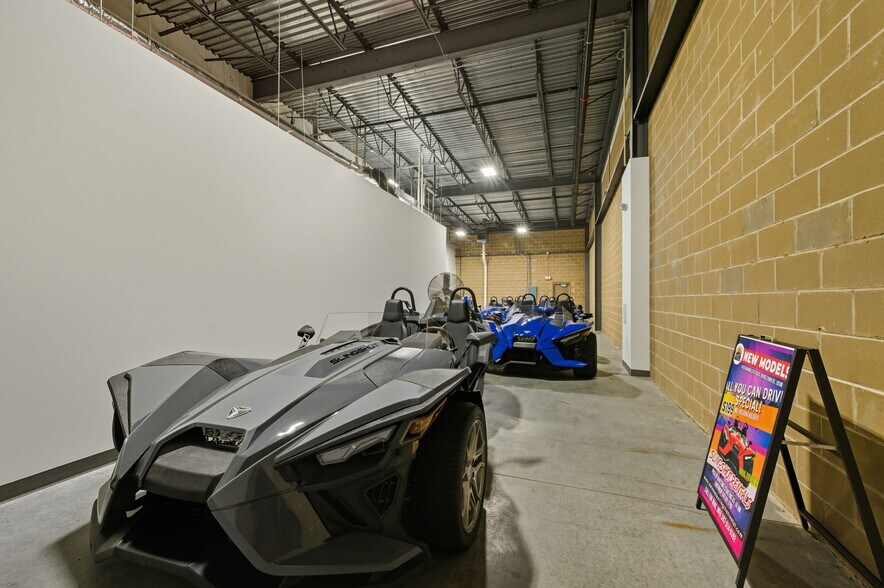 More Photos Of 410 Diamond State Blvd, Middletown Light Distribution For Lease