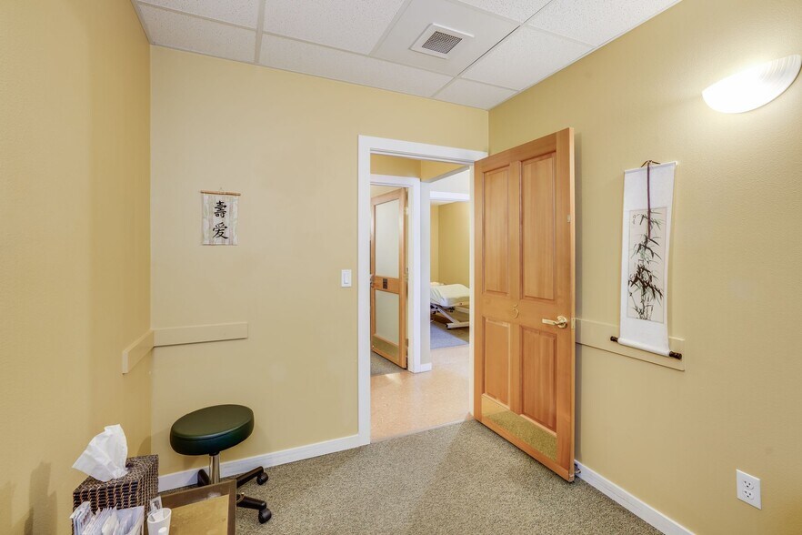 More Photos Of 1712 12th, The Dalles Medical For Sale