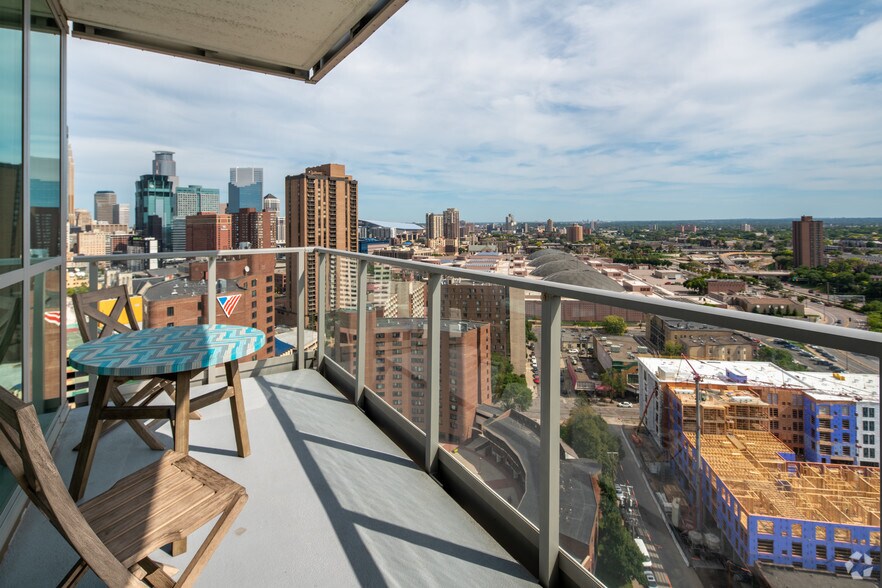 More Photos Of 1369 Spruce Pl, Minneapolis Apartments For Lease