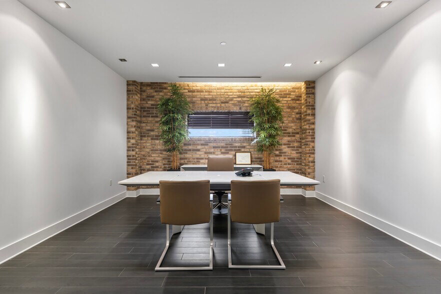 More Photos Of 7500 West Side Ave, North Bergen Warehouse For Lease