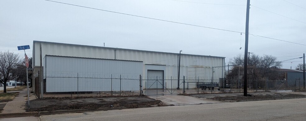 More Photos Of 219 Indiana Ave, Wichita Falls Warehouse For Lease