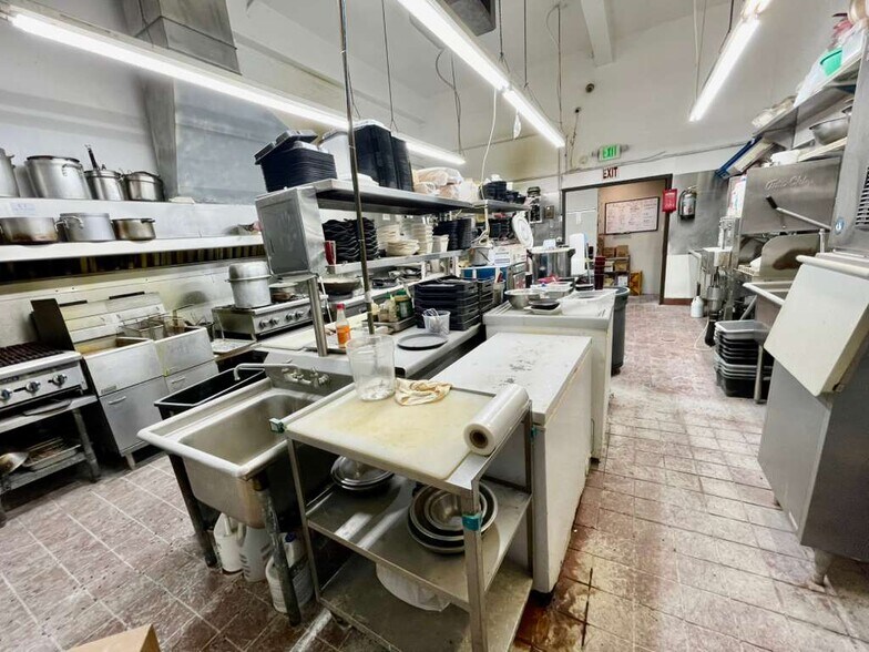 More Photos Of 366 8th St, Oakland Restaurant For Sale