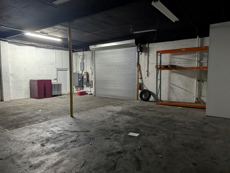 More Photos Of 43 Polk Ave, Hempstead Warehouse For Sale