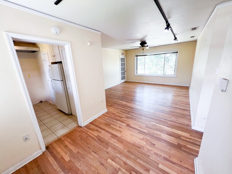 More Photos Of 1306 W Wall St, Midland Office For Lease