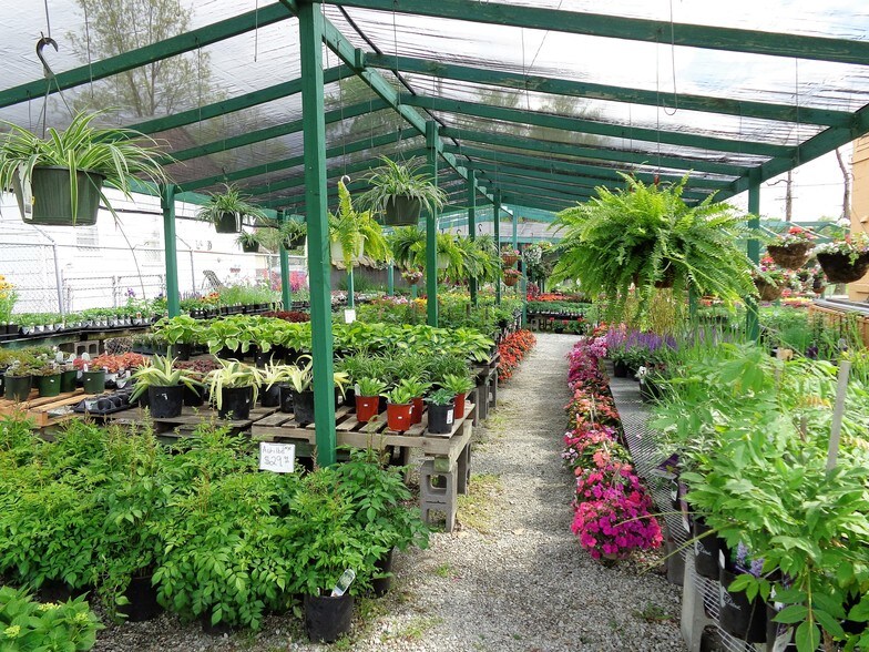 More Photos Of 350 S Parker St, Olathe Garden Center For Sale