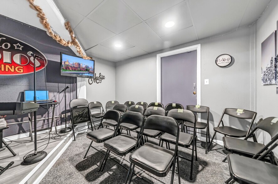 More Photos Of 6576 E Quaker St, Orchard Park Freestanding For Sale