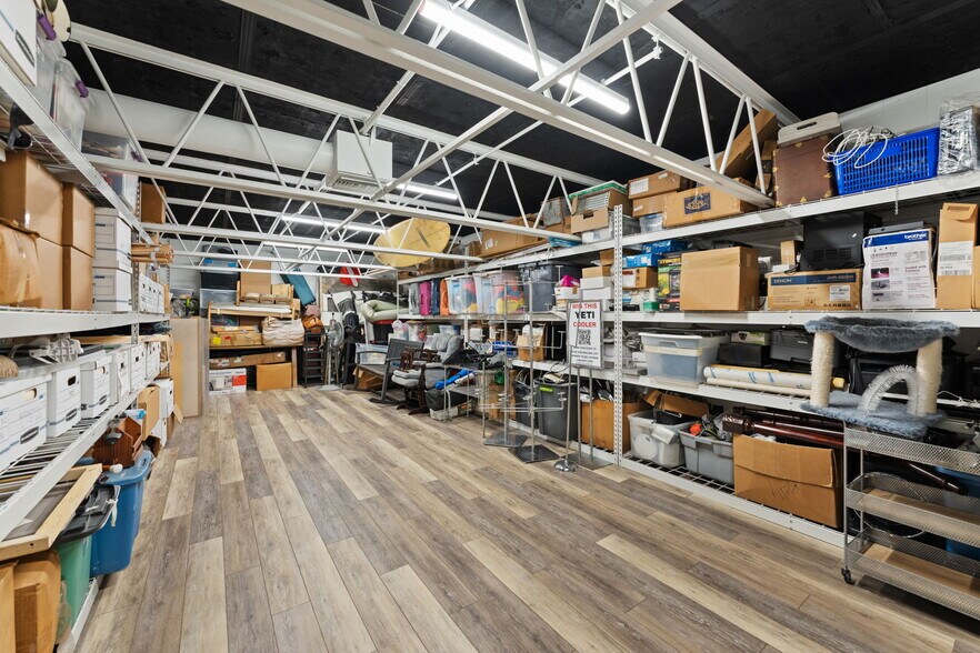 More Photos Of 7490 N 30th Ave, Saint Petersburg Showroom For Sale