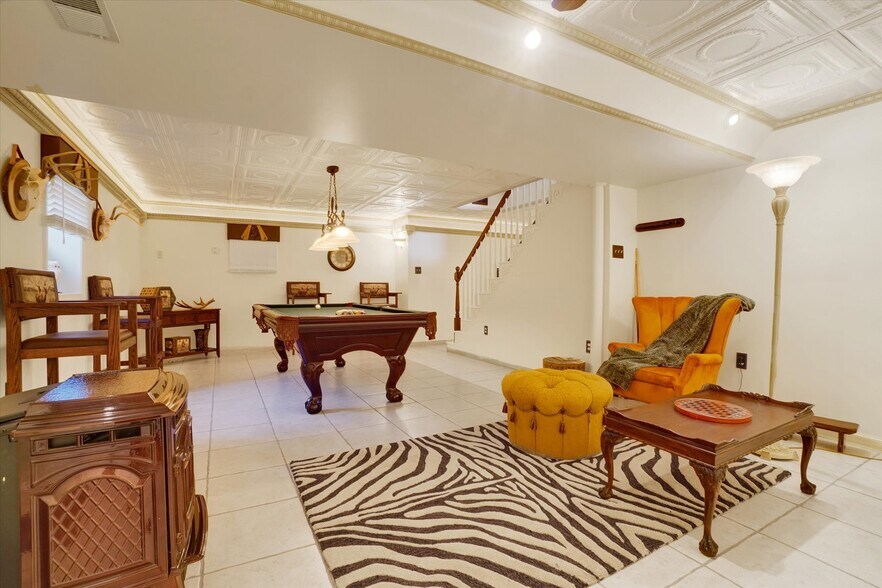 More Photos Of 2553 Roosevelt Ave, York Flex For Sale