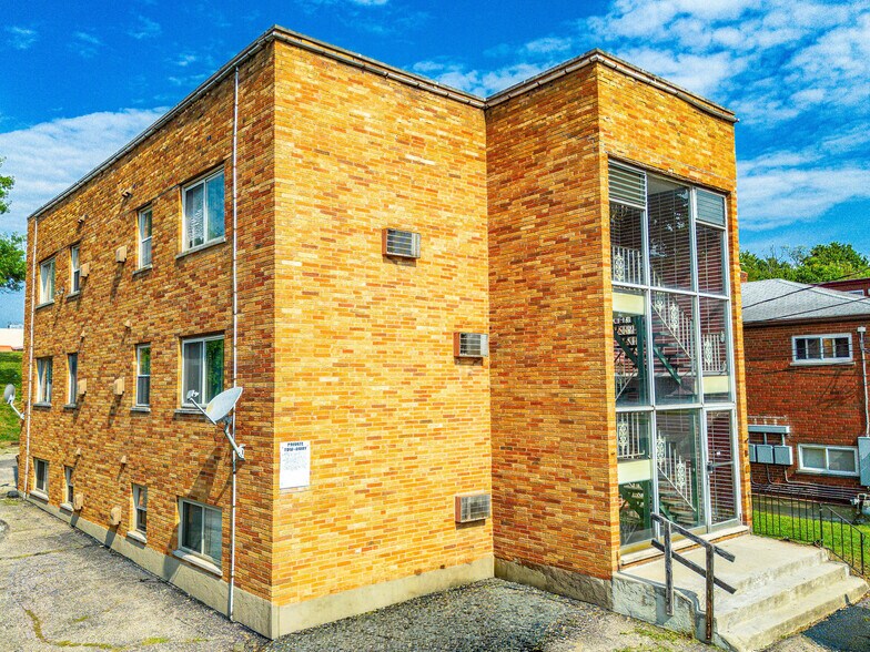 Primary Photo Of 3331 Parkcrest Ln, Cincinnati Apartments For Sale