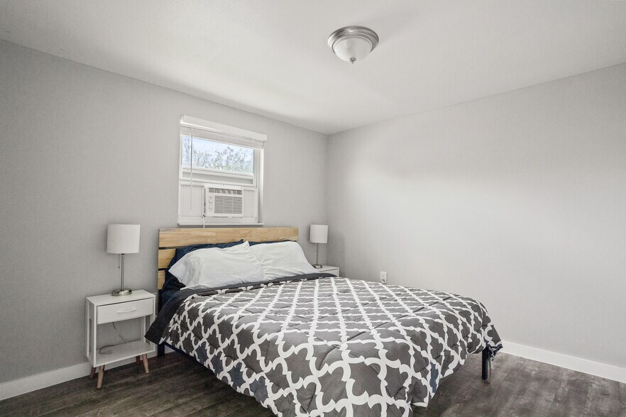 More Photos Of 8820 Rocky Creek Dr, Tampa Apartments For Sale