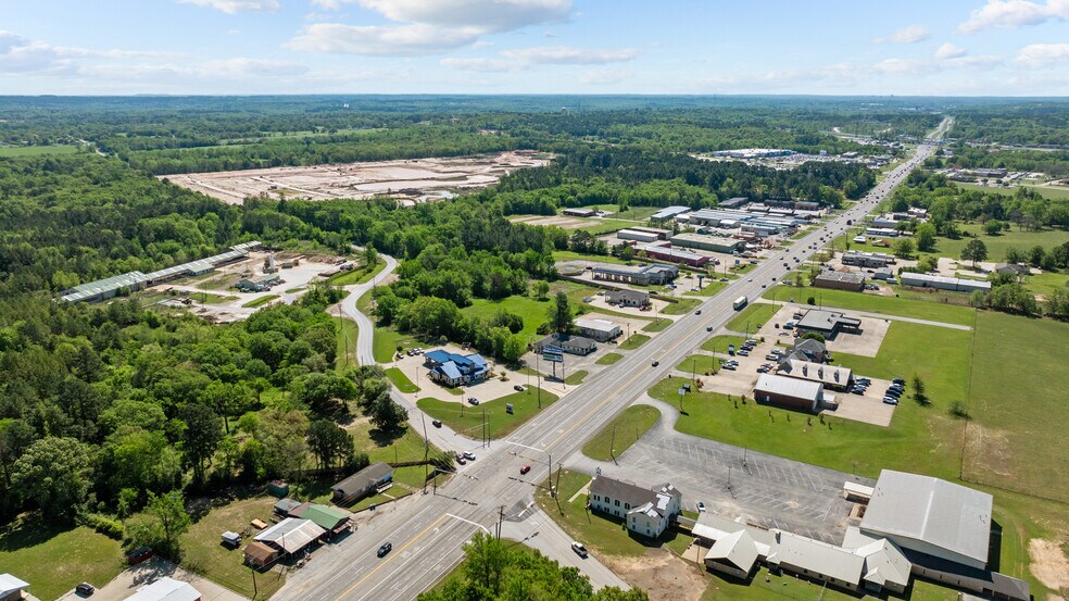 More Photos Of 2410 S Main St, Lindale Office For Sale