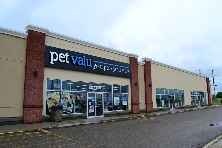 More Photos Of 3420 47 Ave, Sylvan Lake Unknown For Lease