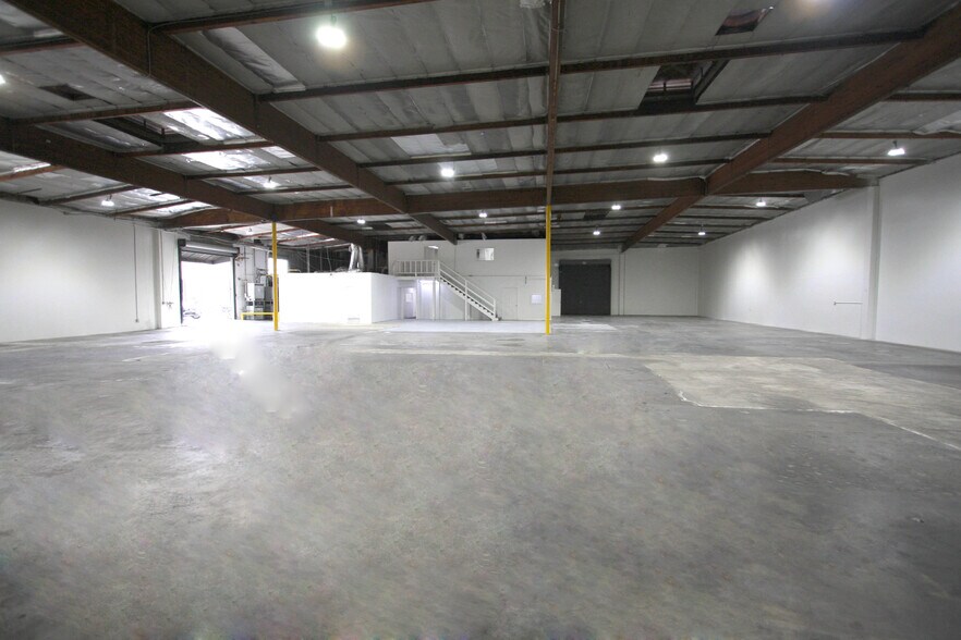 More Photos Of 1753 E 21st St, Los Angeles Warehouse For Lease
