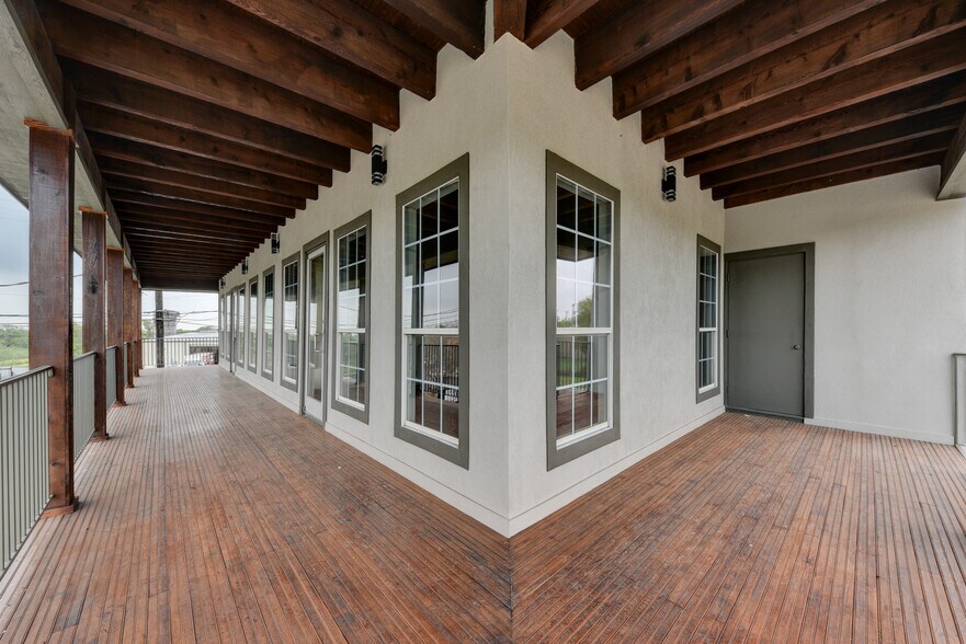 More Photos Of 5107 Monaco Cir, San Antonio Office For Sale