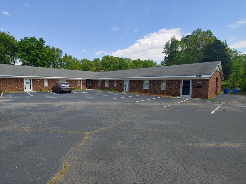 More Photos Of 4913 Archdale Rd, Trinity Office For Sale