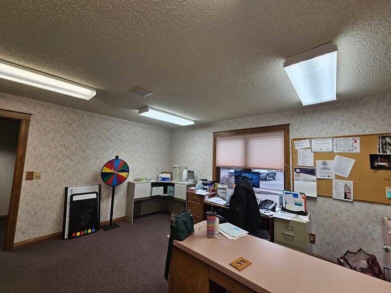 More Photos Of 3165 Cabaret Trl S, Saginaw Office For Sale