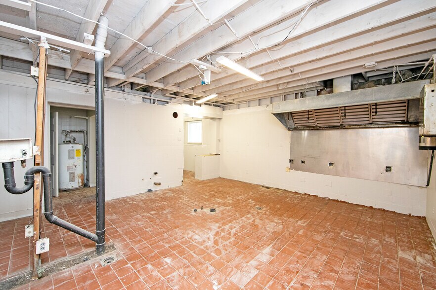 More Photos Of 201 S Broadway, Gloucester City Restaurant For Sale