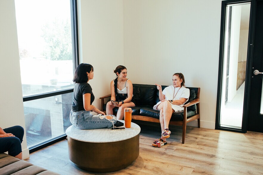 More Photos Of 155 E 900 S, Salt Lake City Restaurant For Lease