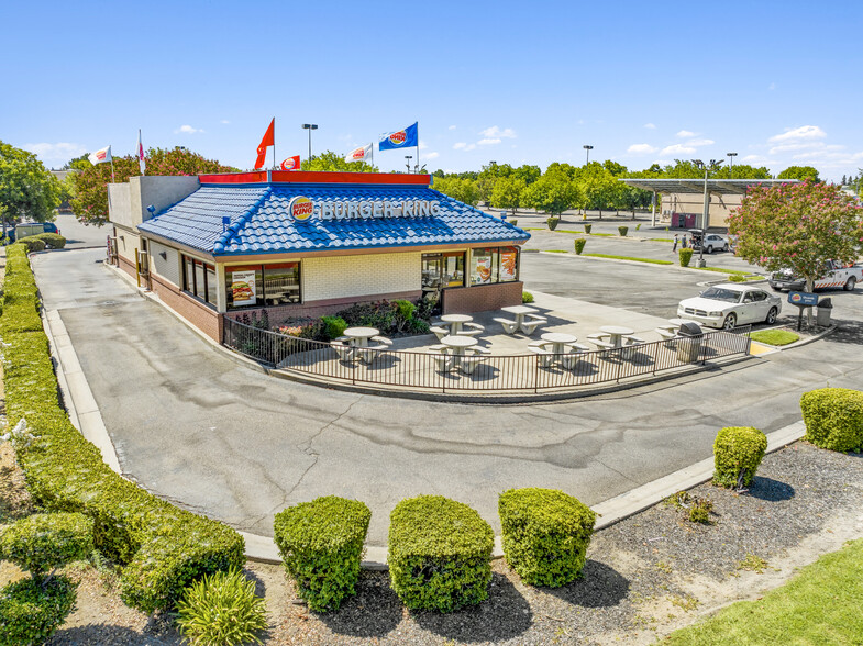 Primary Photo Of 1525 E F St, Oakdale Fast Food For Lease