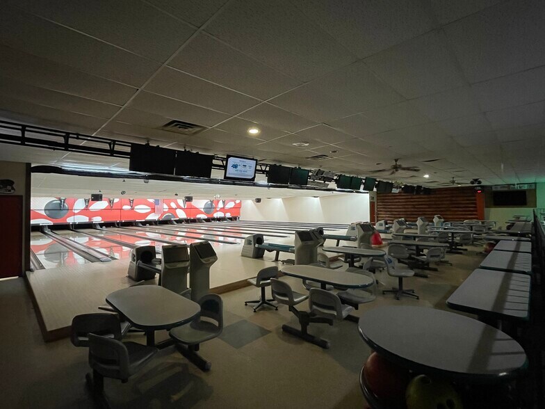 More Photos Of 8085 Highway 51, Minocqua Sports And Entertainment For Sale