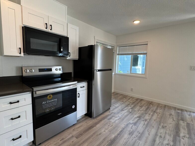 More Photos Of 3823-3841 SE 52nd Ave, Portland Apartments For Sale