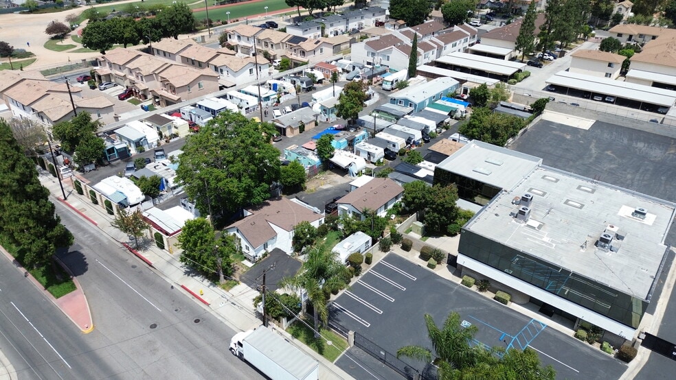 More Photos Of 7233 Somerset Blvd, Paramount Multifamily For Sale