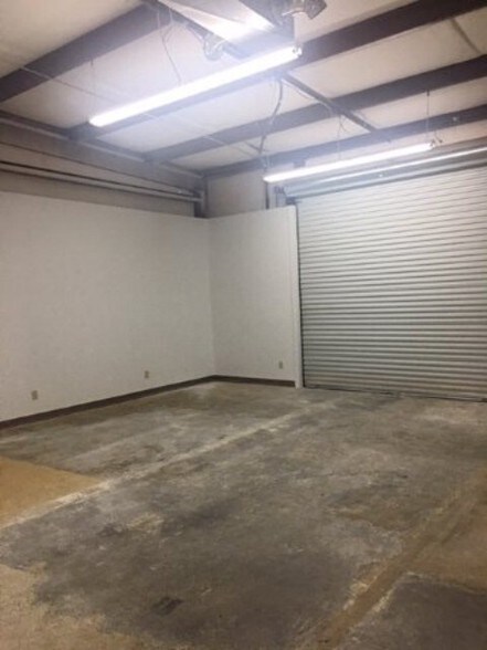 More Photos Of 1225 Coronet Dr, Dalton Office For Lease