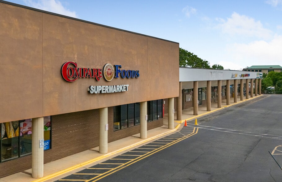 More Photos Of 338-372 N Fayetteville St, Asheboro Unknown For Lease