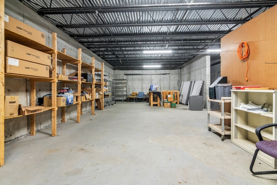 More Photos Of 1794 Bridge St, Dracut Storefront For Sale