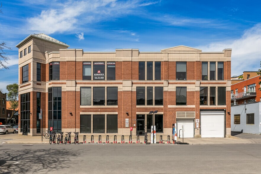 More Photos Of 25 Av Mozart E, Montréal Office For Lease