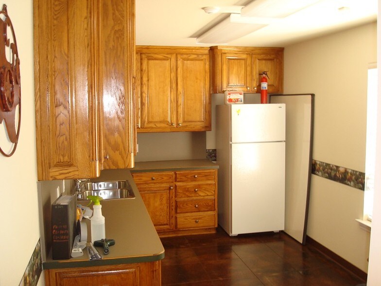 More Photos Of 10201 E Bankhead Hwy, Aledo Office For Lease