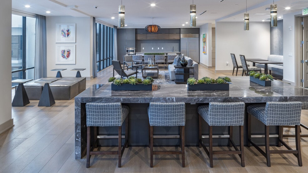 More Photos Of 295 NE Ivanhoe Blvd, Orlando Apartments For Lease