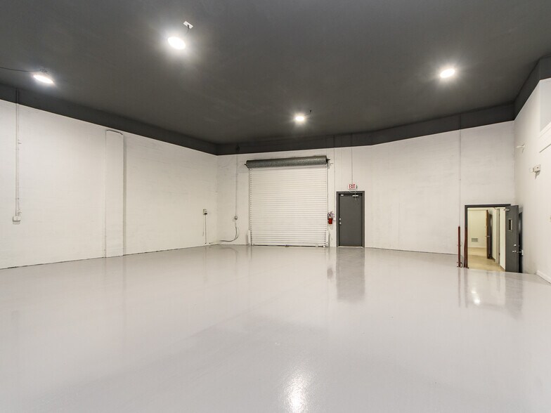 More Photos Of 2051 Range Rd, Clearwater Distribution For Sale