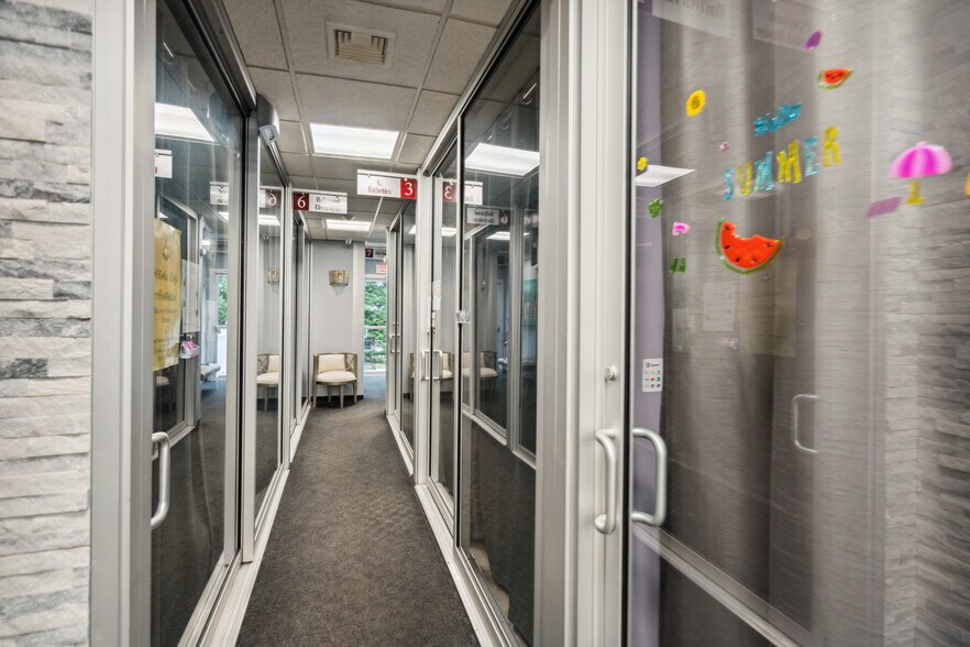 More Photos Of 2170 Joshuas Path, Hauppauge Freestanding For Sale