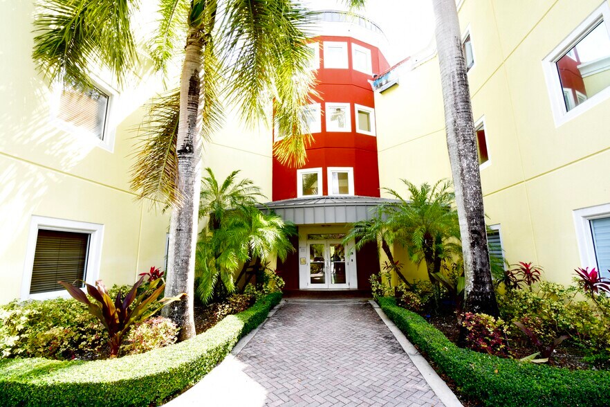 More Photos Of 12595 SW 137th Ave, Miami Office Residential For Lease