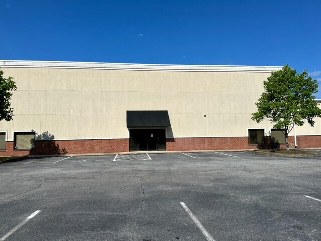 More Photos Of 1955 Northside Industrial Blvd, Columbus Self Storage For Lease