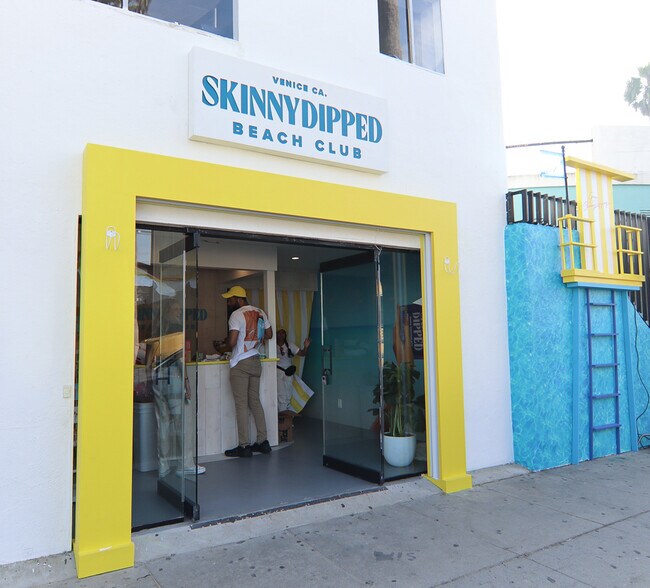 More Photos Of 1306 Abbot Kinney Blvd, Venice Storefront Retail Office For Lease