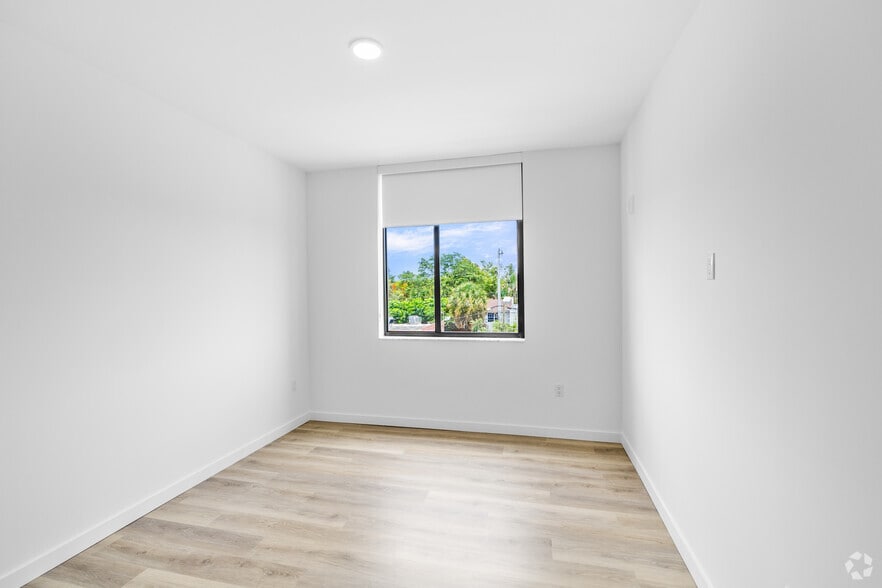 More Photos Of 2585 Spruce Ave, West Palm Beach Apartments For Lease