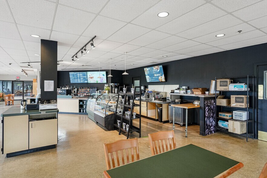 More Photos Of 1852 Fescue St SE, Albany Office For Sale